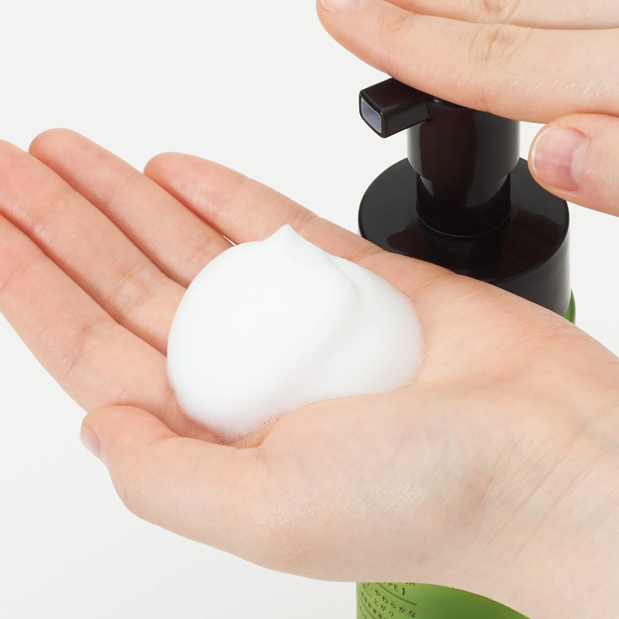 iroha INTIMATE WASH [FOAM TYPE] Bergamot and Bitter Orange - Image 4